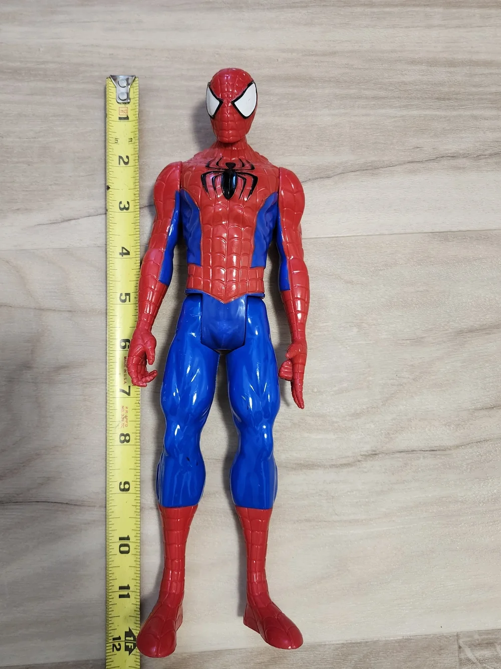 2013 Spider-Man Marvel Avengers Spiderman 12” Hasbro Action Figure Red & Blue